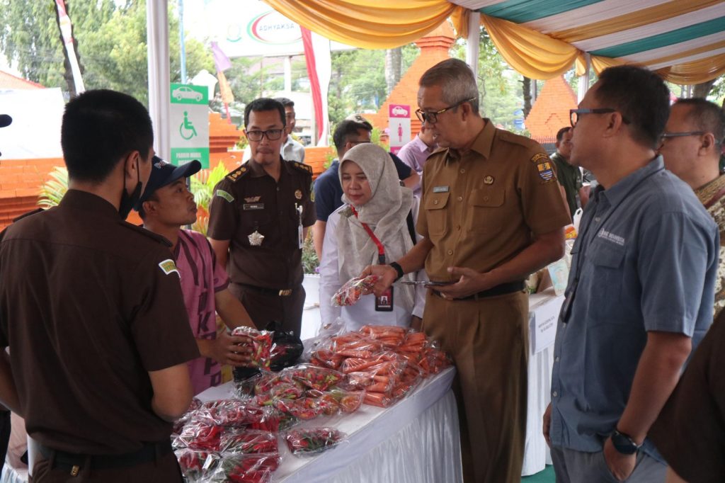 Jaga Inflasi, Pemda dan Kejari Kota Cirebon Gelar Pasar Murah