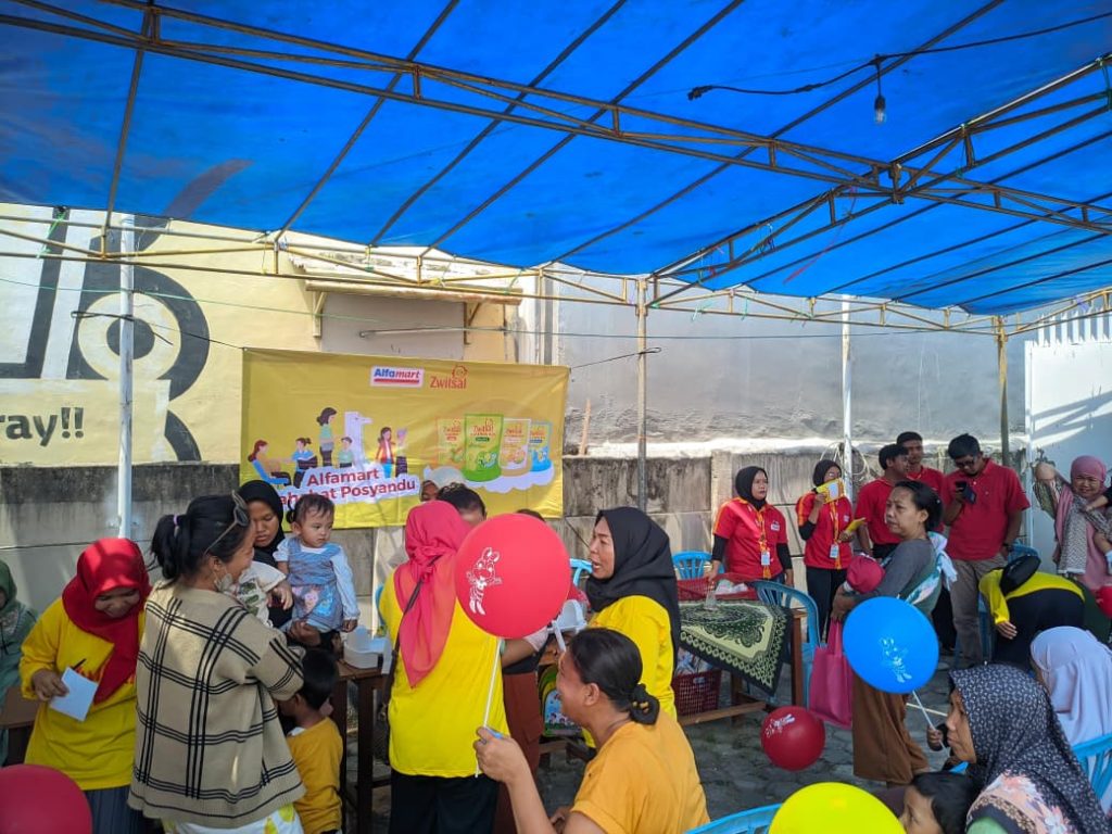 Bersama Warga, Alfa Klayan Cirebon Gelar Sahabat Posyandu