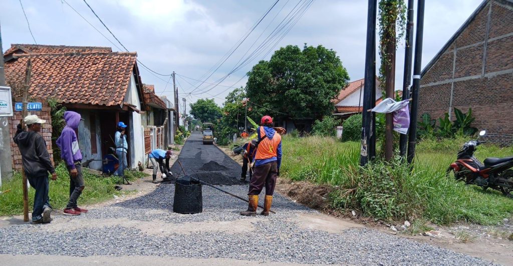 Perbaikan Jalan Kavling Astapada Cirebon, Dari Banprov Jabar