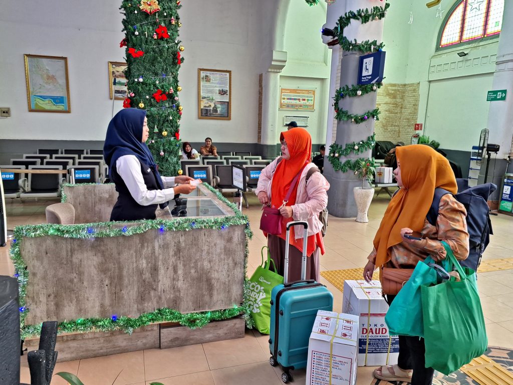 Libur Nataru, Daop 3 Cirebon Beri Diskon 30 Persen Untuk KA Ekonomi Non-Subsidi