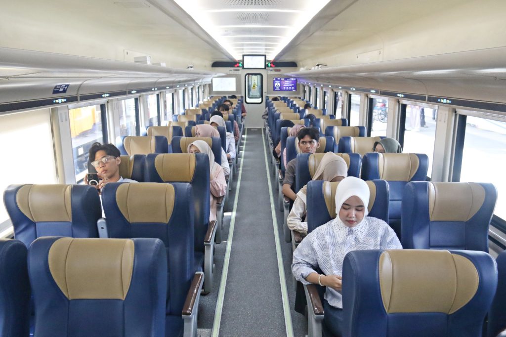 Selama Nataru, Daop 3 Cirebon Sediakan 74.988 Tempat Duduk