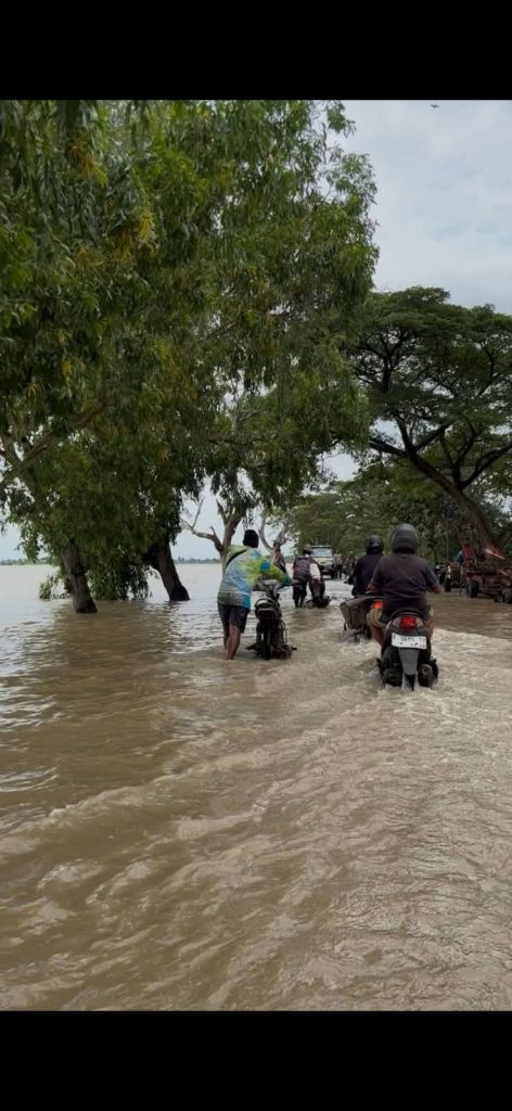 Curah Hujan Tinggi, Banjir di Cirebon Rendam Ratusan Rumah